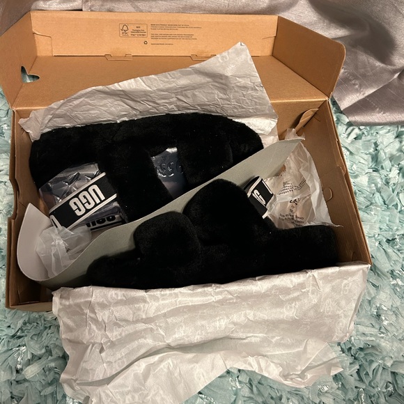 UGG Black Fluffy slide sandal - Picture 3 of 4